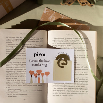 Brass Hug Bookmark – Cascayde