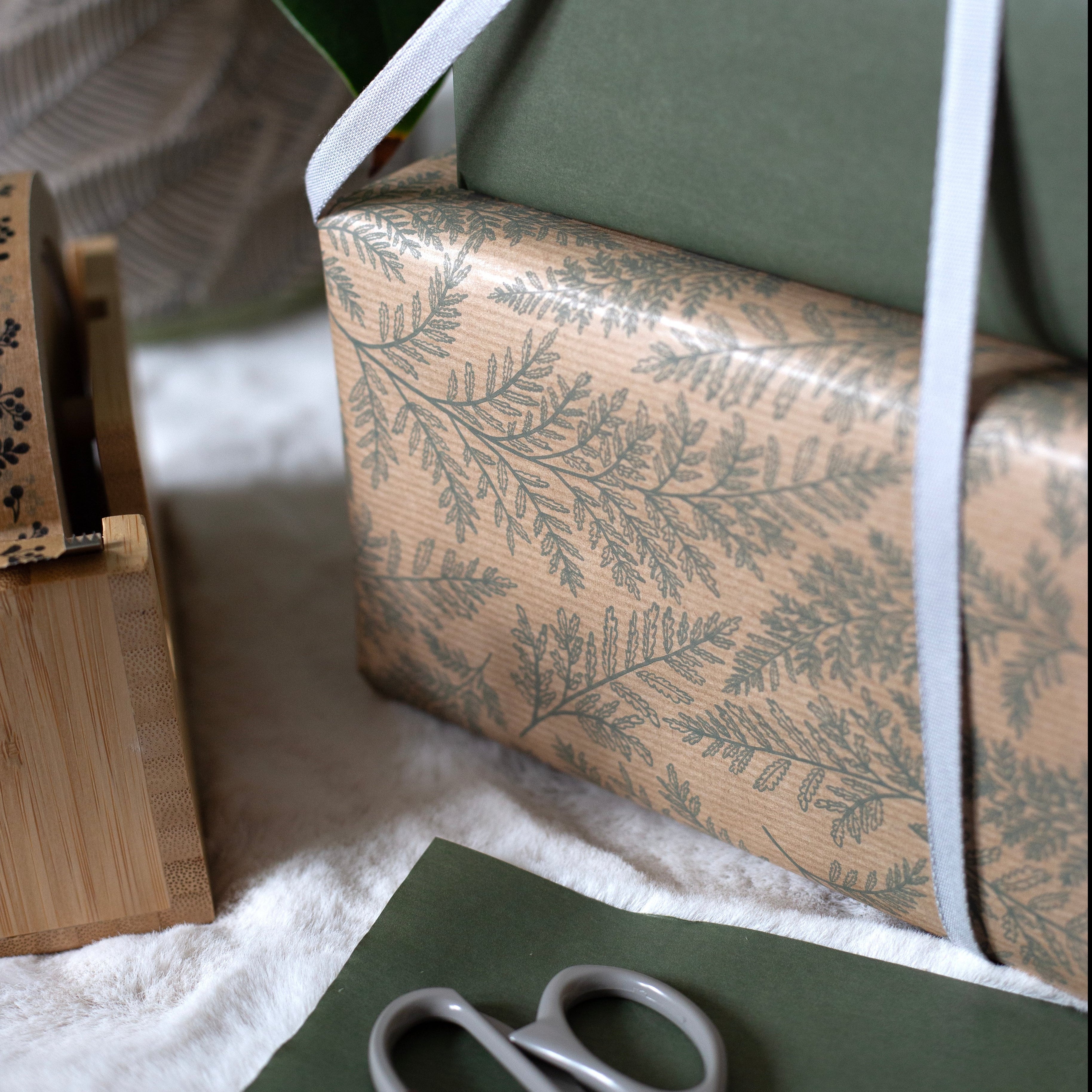 3m Wild Fern Brown Kraft Wrapping Paper (790mm wide) – Cascayde